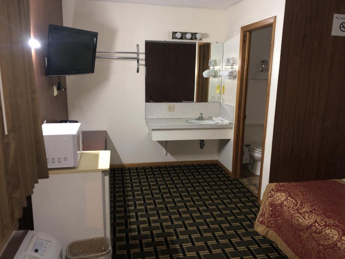 Big 12 Motel Broken Bow Exterior foto